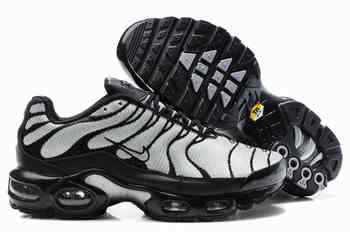 chaussures nike tn requin